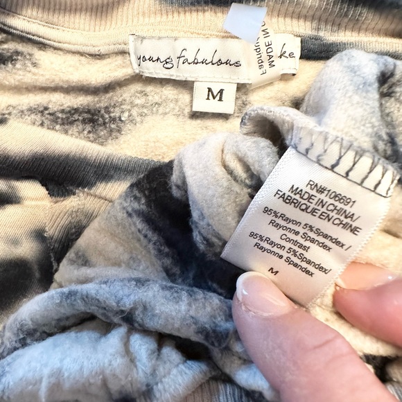 Young Fabulous & Broke Tie Dye Sweatshirt Size M Blue Cream EUC - Picture 12 of 14